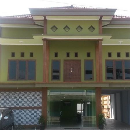 Hotel Dubai Sumenep Exterior photo